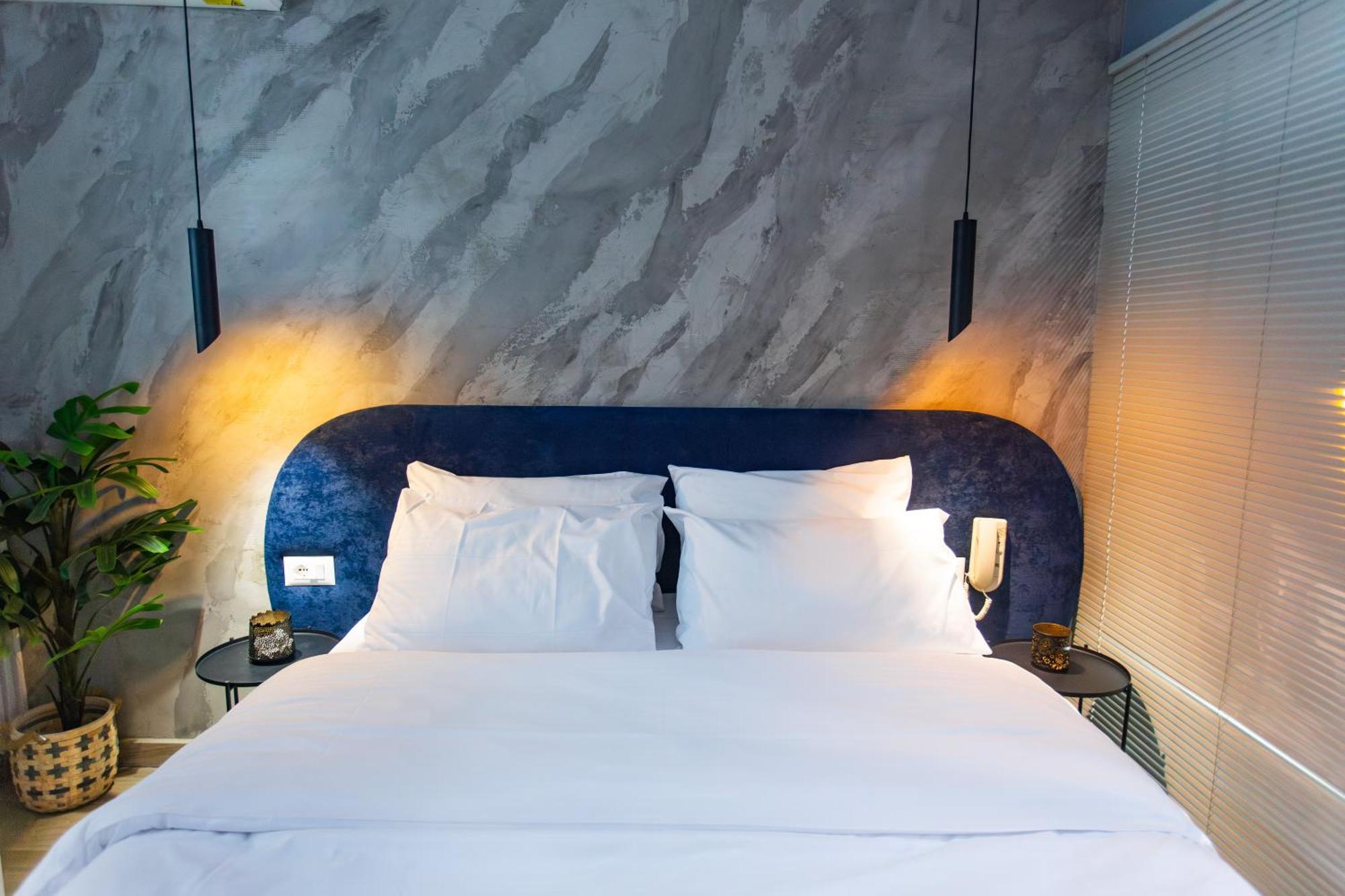 The Bubbles - Jacuzzi Hotel Тирана Екстериор снимка