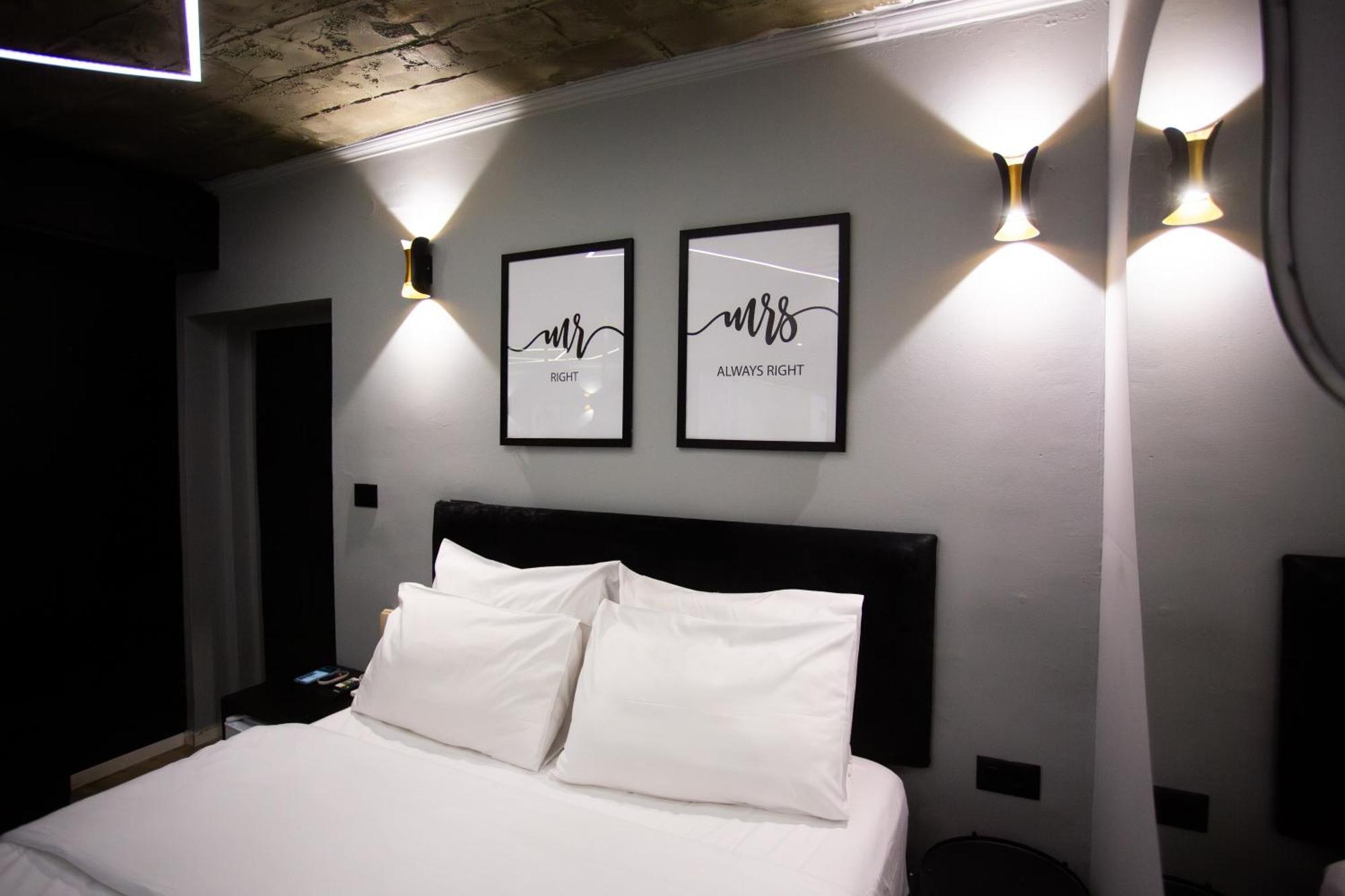 The Bubbles - Jacuzzi Hotel Тирана Екстериор снимка